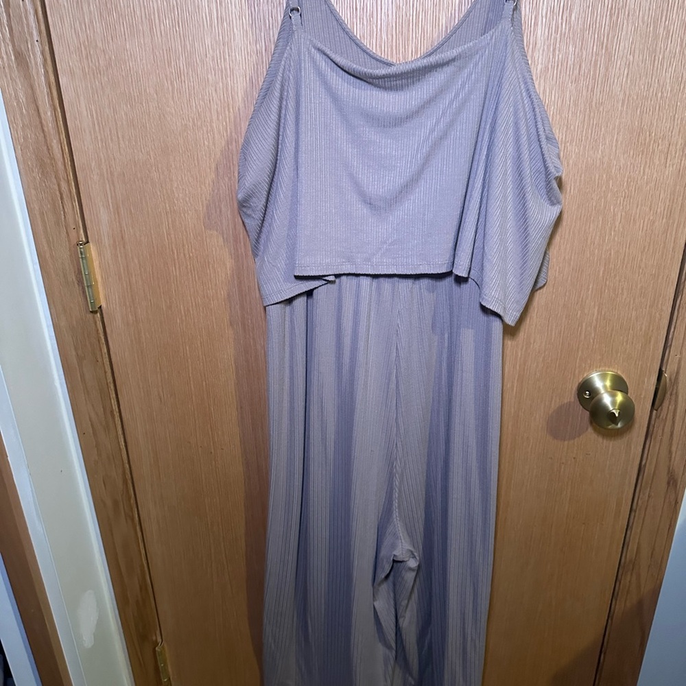 Elegant tan/cream jumpsuit
